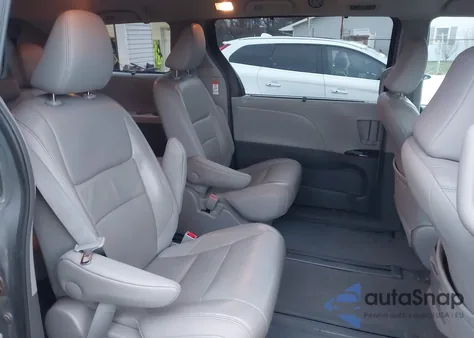 2015 Toyota Sienna Xle 7 Passenger z USA, uszkodzony, nr VIN 5TDDK3DC8FS104016